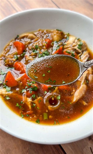 VIRAL NO WATER CHICKEN SOUP 🤤 is 90000/10 — this is a soup 🍜 I can definitely GET BEHIND and make on repeat 🔁 the broth is SO rich and the veggies turn so sweet and jammy. This is my take on it below ⬇️ SAVE THIS RECIPE and follow me ♥️ Napa cabbage 🥬 (3/4 of a head) 2 yellow onions 🧅 2 carrots 5 cloves garlic 🧄 1 apple (I used honey crisp) 1 whole chicken salt pepper NOTE: although this method works I still feel the need to tell you that you should add at least 2 cups of water on the bott