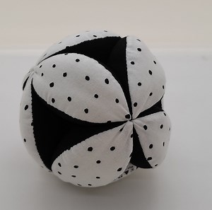 [Hot Item] Montessori Vision Training Rattle Ball