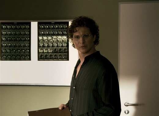 Chameleon (2008) | Videos - Trailer | ČSFD.cz