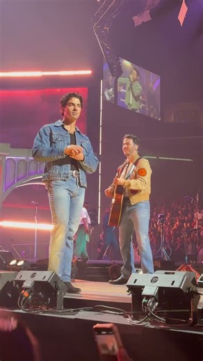 My 1st #jb #concert #jonasbrothers