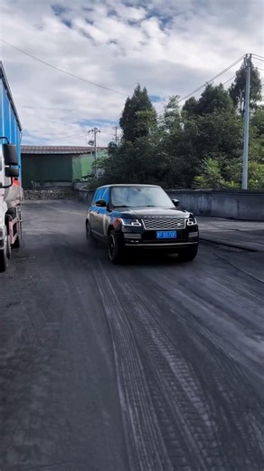 In the Coal Mine, It Still Has to Be a Land Rover | Range Rover Autobiography 🔥🚙