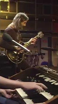 Focus perform "Hocus Pocus" live at BBC T.V. Old Grey Whistle Test in 1972 ('Moving Waves LP 1971)