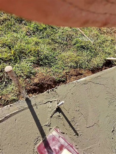 Breaking in a New Concrete Float: Tips and Tricks