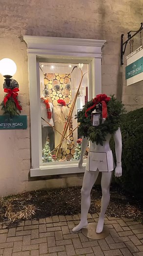 The tree lighting ceremony was in full swing tonight! Thank you to all who came out and helped us launch the holiday season! | Tintern Road & Jack Style Collective | Facebook