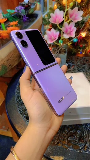 Oppo Find N2 Flip Unboxing and Review