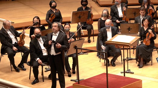 On Thursday, September 23, Music Director Riccardo Muti joined the Chicago Symphony Orchestra and a capacity audience at Symphony Center in a heartfelt reunion after more than nineteen months apart. To mark the momentous occasion, Muti opened the evening by addressing the vitality of culture: “You are here tonight because you need music … That is the reason why we are here. We are here to give you emotions, to give you the sound of beauty, of harmony.” | Chicago Symphony Orchestra