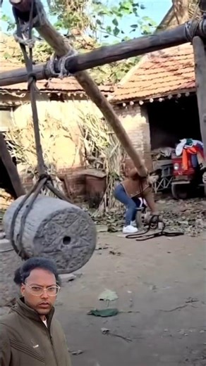 Unbelievable! How China Lifts Heavy Stones with a Simple Wooden Tool! 🤯🚚