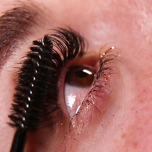 11M views · 5.2K reactions | See the difference of these eyelashes before & after getting the hybrid lashes done!  | MetDaan | Facebook