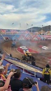 Monster Jam World Finals - Racing Day 1 Final - JCB Digatron vs. El Toro Loco!