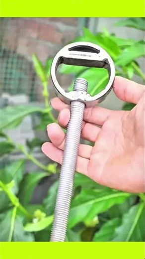 A tool to remove pulleys or bearings #lifehacks #tooltips #shorts