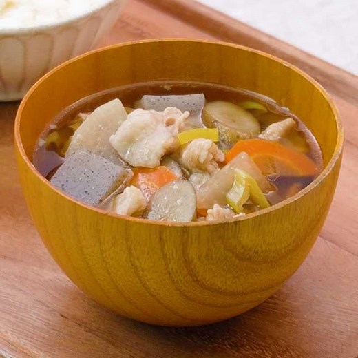 絶品！ 醤油香る豚汁のレシピ動画・作り方 | デリッシュキッチン