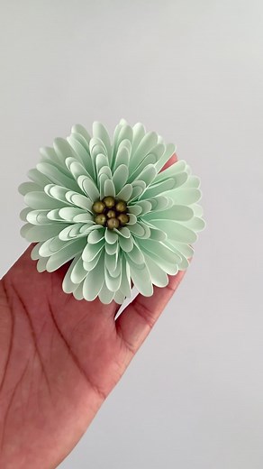 How to Make Green Paper Flowers: Step-by-Step Tutorial