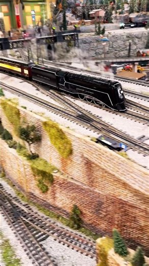 Commodore Vanderbilt Hudson pulling New York Central Lines Niagara Deluxe #train #lionel #ogauge