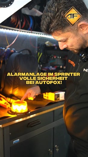 Heute sichern wir einen Mercedes Sprinter ab – und zwar richtig! 🚐🔒 Wir verbauen hier eine Alarmanlage mit Innenraumschutz, Laderaumschutz und Rundumleuchte 💡 Damit ist das Fahrzeug komplett geschützt – egal ob beim Beladen, Stehen oder Übernachten auf Tour. Sicherheit geht vor – vor allem bei Transportern und Firmenwagen! Wenn ihr auch euer Fahrzeug absichern wollt, meldet euch bei Autofox Berlin – wir beraten euch individuell! 🔧💬 📍Großbeerenstraße 30, 12107 Berlin 📞 030 23903677 #autofo