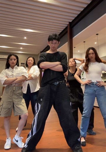 Sexbomb New Gen Performance with Coach Airon Jazz