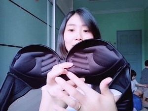 👀虽然疫情严重 但我们女人还是不能消极🤩 继续视频介绍我们家💥爆款内衣 ✨真的超级好穿✨ 🔥防滑无肩带内衣🔥 我们还是正常发货的 想要下单的可以赶紧下单哟 Whatsapp/Wechat:013-7979759 🛍️www.uniqacces.com | UniqAcces