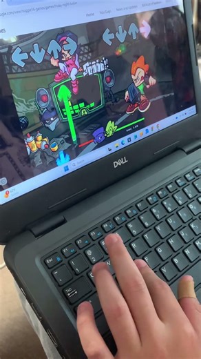 Playing FNF during Blocket