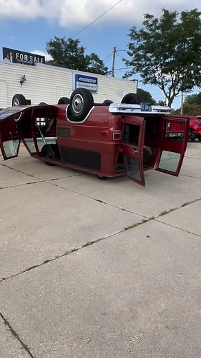 The upside down van #gmcvan #upsidedownvan #car cruise #backtothebricks #chevyvan #crazyvan | Traveling Car Guy