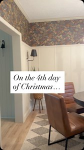 🎶 On the 4th day of Christmas, our ’90s dining room got a facelift! In the month of December, we’re doing a fun 12 Days of Christmas series where we’ll be sharing 12 times our 90s house got a glow up ✨ Day 4 is all about how we did some small, affordable updates to our honey oak filled dining room to give it a whole new feel. ✔️ New flooring and trim ✔️ Painted allll the honey oak ✔️ A quick and simple wall treatment ✔️ Peel and stick wallpaper that was very inexpensive We still need to tackle 