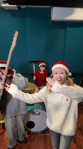 TRiDENTサンタ登場🎄『カントリー・ロード』 #TRiDENTJP #girlsband #bass #guitar #drums #shorts #ｆｙｐシ
