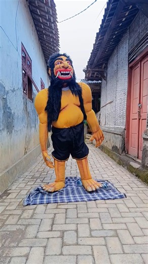 how to wear a child buto costume