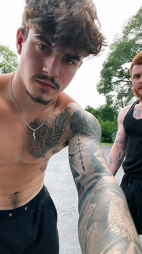 Some posing practice with my buddy. Can you guess whos natty and whos not? @joeliftz #fyp #tatted #marylandboys