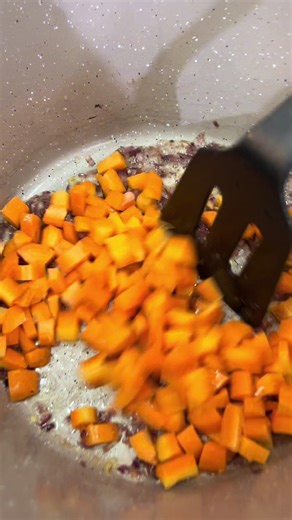 Cooking class kena Wu socda guys xarunta waa pangani 🤍#pangani #cooking #cookingtiktok #vrial_video #fp