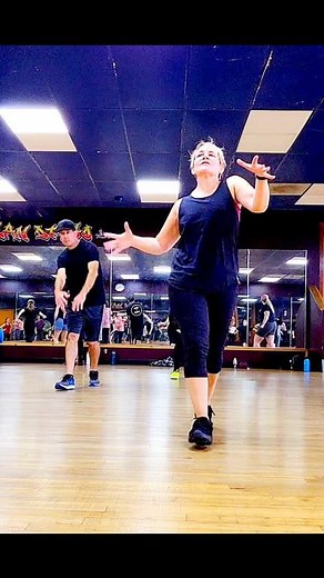 Yes! ❤ the grooves in this workout are on 🔥!!!! I was sweating like crazy while surrounded by awesome energy. Worth it everytime. Sometimes just showing up is half the battle. Thank you DC: Paul Reed Studio: Culture Shock #Fearless #dance #fitover50 #ageing #weightloss #feelgood #fitover55 | Catherine Diane