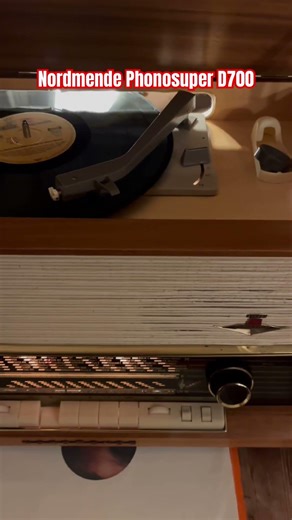 Nordmende Phonosuper D700 plays #Dean Martin in Stereo #tuberadio #vintage #repair