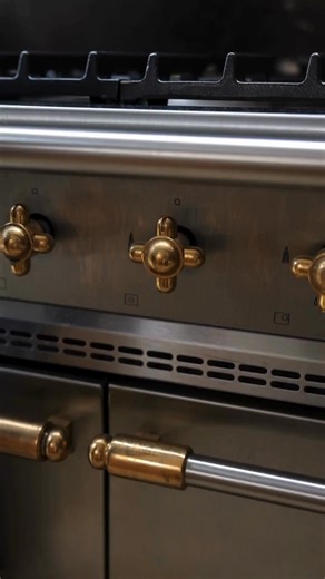 Make everyday a happy day with our Salt & Pepper Mill pairs! From zesty Mondays to sizzling Saturdays, add flavour, colour and style to your meals. | Addison Ross