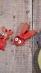 Turn your favourite fruit into fun Easter animals using Edible Eyes  #easter #fruit #easterfood #healthysnacks #kidsfood #easterbunny | Cake Décor | Facebook