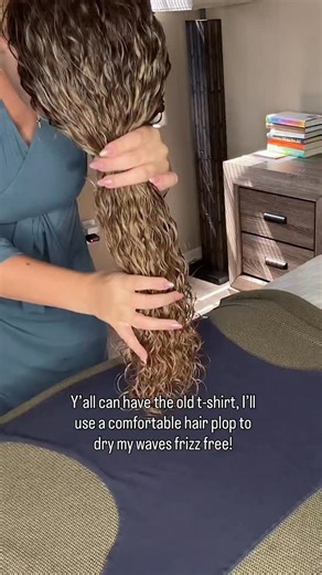 the hair plop & satin sleeper on Instagram: "✨The hair plop is not DIY, it’s intentional. Every detail was made for curl care, not repurposed laundry. Once you feel the difference, you’ll never go back to a t-shirt. #hairplop #hairplopmetod #hairplopping #wavyhaircare #curlyhaircare * the hair plop jump starts the drying process by absorbing excess moisture before diffusing. It is not intended to dry your hair to 100%. *"