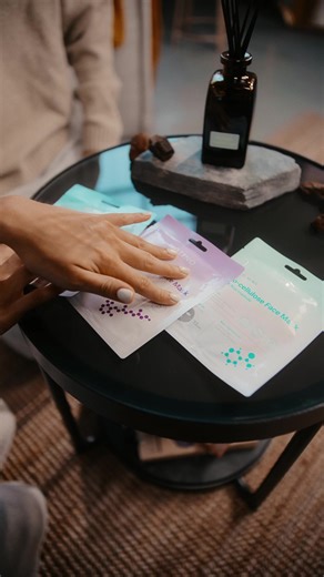Les couples qui prennent soin de leur peau ensemble restent ensemble 💋 Découvrez les soins pour la peau de la gamme Notino Collection et profitez de la Saint-Valentin cette année dans une ambiance feel-good 💕✨ 👉 https://www.notino.fr/notino/?f=1-1-28141-3645-47278 | Notino