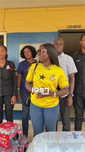 Felicity Nelson's Charity Donation to Baatsonaa Police Station