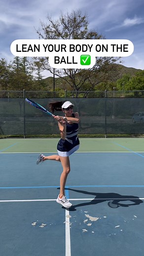 How to hit a backhand approach shot ✅ #tennis #tennislessons #tennislesson #tennistutorial #tennisturorials #tennis🎾 #tennisvideo #tennisreel #tennisclip #tennistechnique #tennistechnology #tenniscloseup