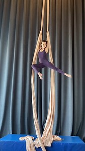 Foot lock combo with lots of shape-ortunities! 💟 Want to add this sequence to your repertoire? Full tutorial available on Aerial Physique TV under: ✨ Foot Lock Loop to Hip Key Combo 🔗 Dive in and start flowing www.aerialphysique.tv ➖ 🎶 Cold War @cautiousxclay | Aerial Physique