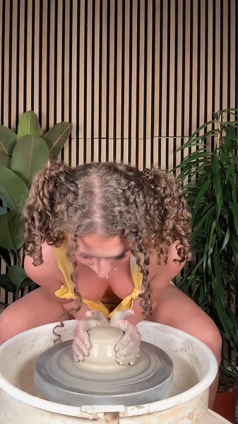 clay.princess (@clay.princess)’s videos with Alibi - Sevdaliza & Pabllo Vittar & Yseult