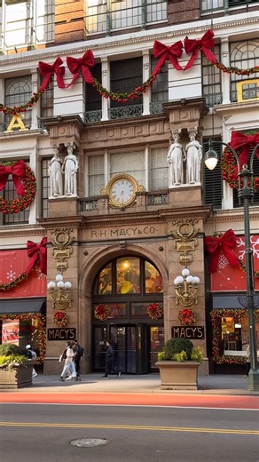 from macy’s on 34th street, across bryant park, up fifth avenue to rockefeller center, around the corner to radio city music hall, and all the way up to central park, this is just a tiny slice of the magic of christmas in new york city— and the best part?? THERE’S ONLY 8 FRIDAYS LEFT UNTIL CHRISTMAS!!!!!!! 🎅🏻🎄🏙️☃️❄️✨ shot on iphone 4k at 30fps ethan barber, life in manhattan #ethanbarberco #christmasinnewyork #rockefellercenter #homealone2 #christmas #newyorkcity #newyorkphotographer #nostal