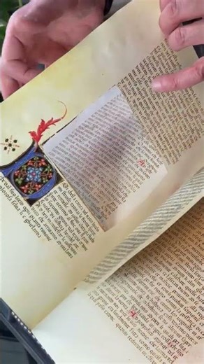 Sfogliare la Divina Commedia: un viaggio a ritroso nella storia