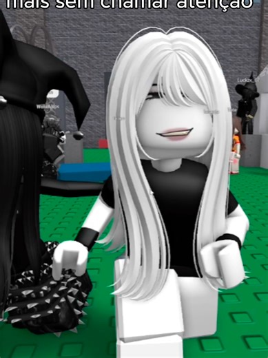 Skins de Horror e Weirdcore no Roblox: Estilos Assustadores