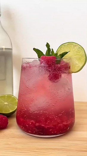 Delicious Raspberry Lime Fall Cocktail Recipe