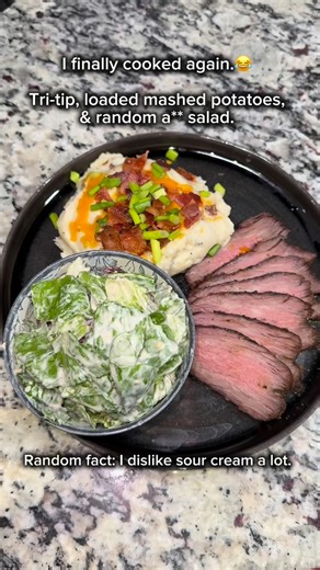 JUICE KITCHEN on Instagram: "Tri-tip made on Ninja Woodfire grill. #reelsig #explorepageًً #foryoupage🔥 #juicekitchen #dinnerrecipe #grillingtime #grillingseason #grillingrecipes #cookwithme #tritip #tritipsteak #ninjawoodfire #ninjawoodfiregrill"