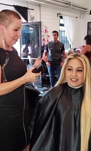 Blonde girl headshave #longhaircut #womanheadshave #headshave #headshavegirl #haircut #headshavewomen #hair #hairtransformation