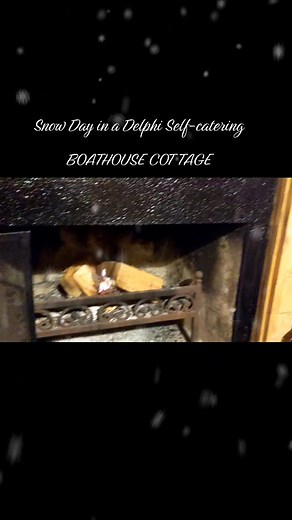 The lodge is quiet and it's all solitude and escape in the Delphi Cottages ❄️ #ireland #connemara #cottage