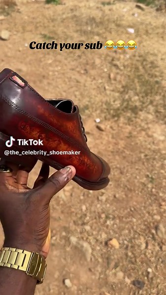 Nobody should come for me o 😂😂, I know my onions and I’m in no competition with anyone, I respect every craftsman. But the sound sweet me sha, make I use am push views 😂😂. Own a pair of this masterpiece for just 95,000NGN #shoe #shoeschallenge #bespoke #fypシ゚ #shoemaker #oxfordshoes @nelson