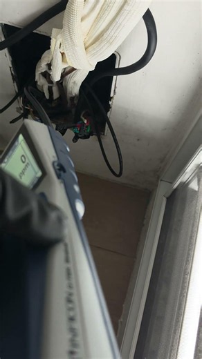 에어컨설치후 냉매누설 #삼성2in1에어컨 벽걸이매립배관누설 이렇게 탐지해서 벽걸이측 밸브 잠그고 스탠드 만이라도 사용할수 있게 해주면 좋은데 서비스조치가 아쉽네요 #에어컨매립배관