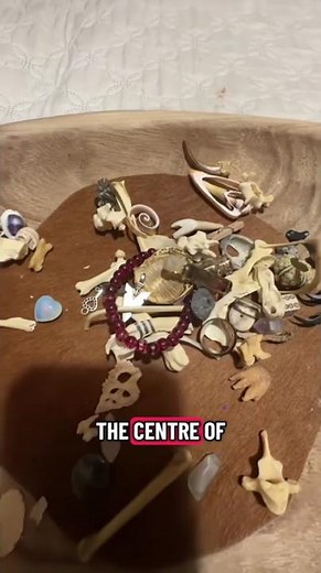 Daily bone throw divination #witchtok #witchcraft #witchy #bones #spirituality #healer #divination