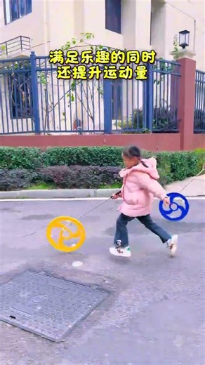 If you have a child who doesn’t like sports, you must try this hoop rolling thing. The little ga