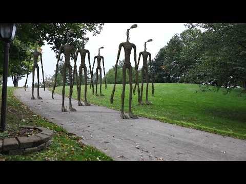 Light Heads Defend Siren Head