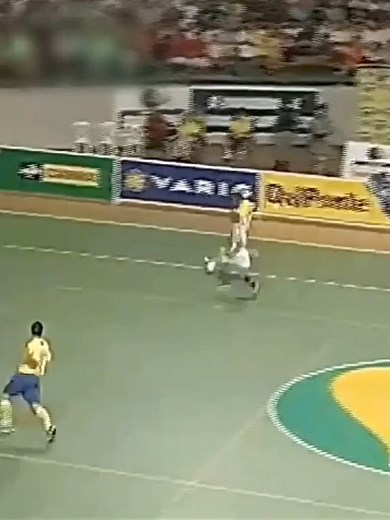Falcao skills 💫👈🏻😏 #brasileirao2024 #elsalvador4k #ecuador2024 #argentina2024 #portugal2024 #paraguayos #paraguay #mexico #chile #uruguay #Bolivia #peru #argentina #colombia #parati #jogabonito #futsal #HOY #futbol #brasil #copaamericausa2024 #seleccion #viralvideo #viralreelsシ | Futsal Magic